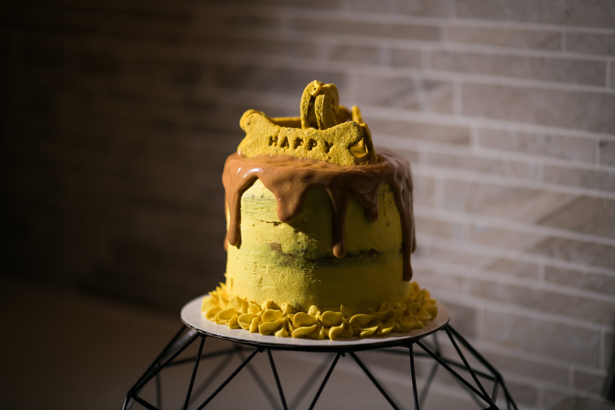 Peanut butter drip cake